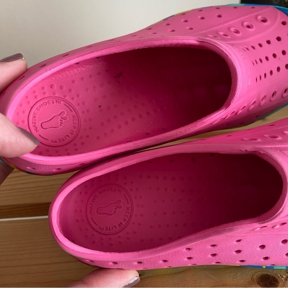 Native Shock Pink Marbled Jefferson Waterproof Shoes 3 - Picture 11 of 13